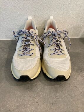 NWOT Vejan Dekkan Tennis Shoe